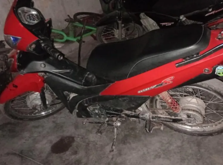 DUEÑO DE MOTO ROBADA LA RECUPERÓ DE LA CASA DEL SUPUESTO LADRÓN