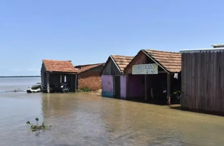 CONTROVERSIA EN PARAGUAY POR LA APERTURA DE LAS COMPUERTAS DEL VERTEDERO DE YACYRETÁ